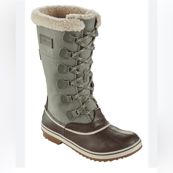 L.L. Bean Shoes - L.L. Bean - Women’s Long Lace-Up Winter Boots in Women’s Size 8 M